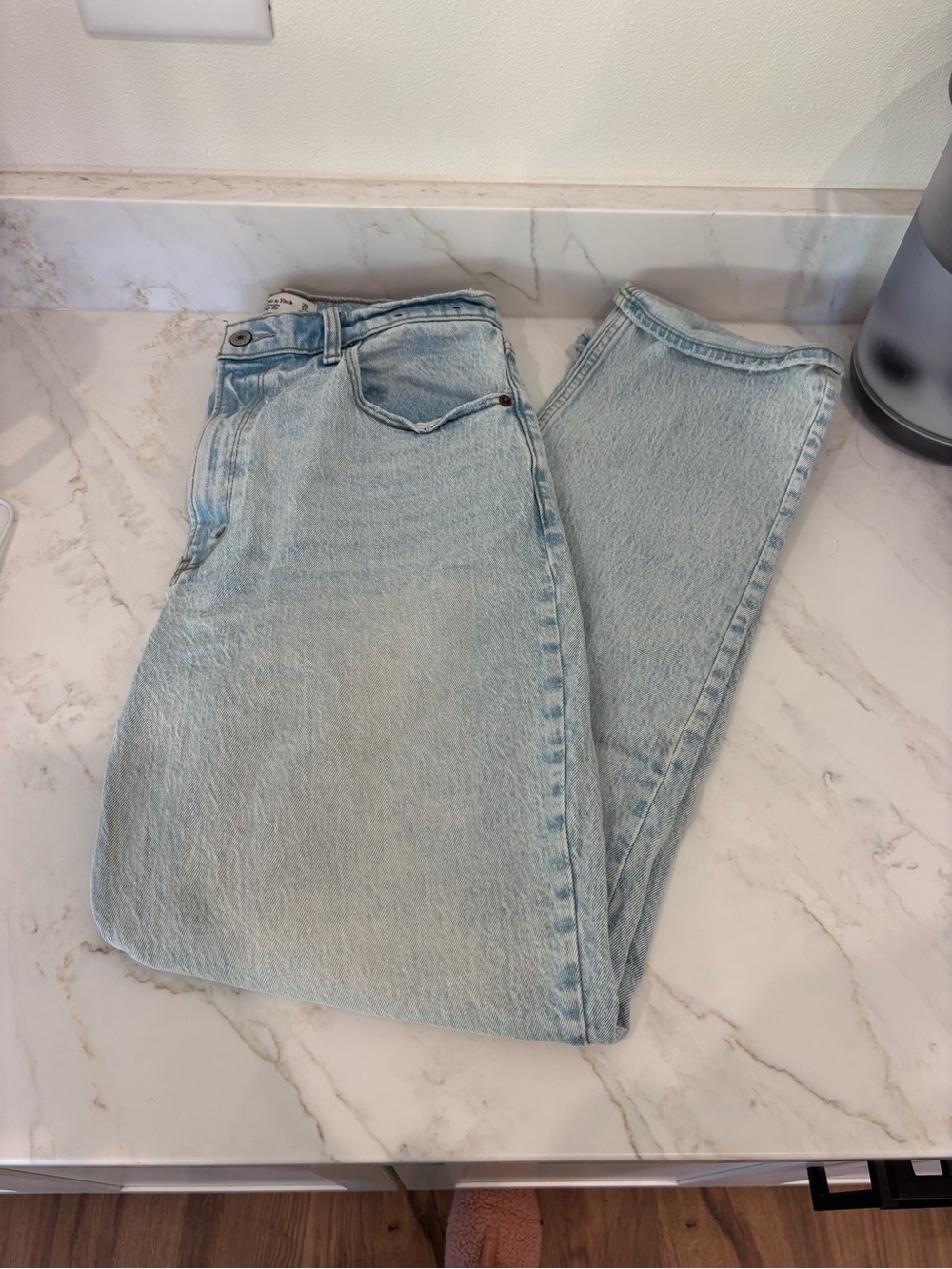 Abercrombie ‘90s Straight Ultra High Rise Curve Love Jeans